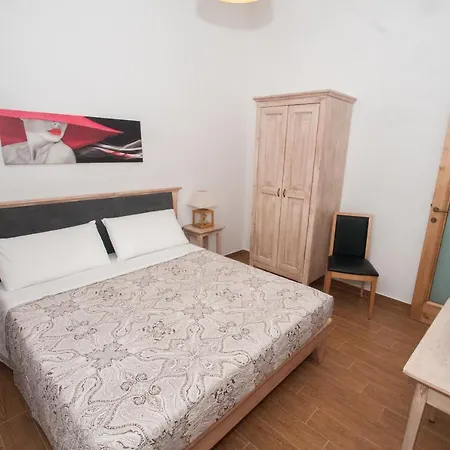 Family House Bed & Breakfast