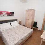 Family House Bed & Breakfast