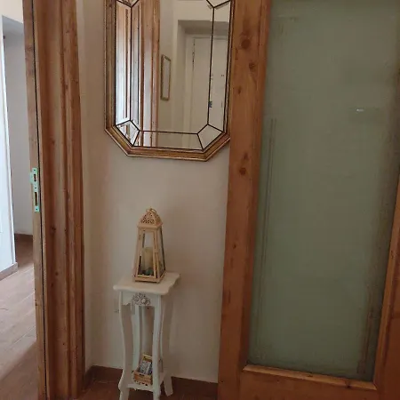 Family House 住宿加早餐酒店 3*